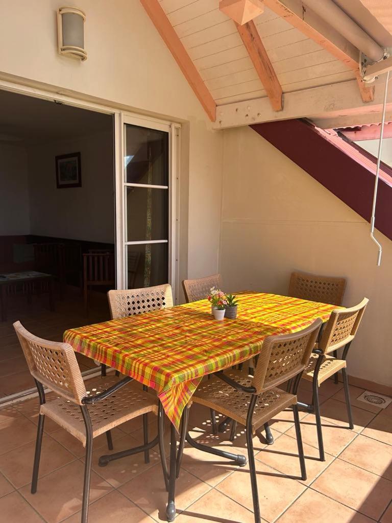 Appart T3 Village Vacances Sainte-Anne Courcelles Esterno foto